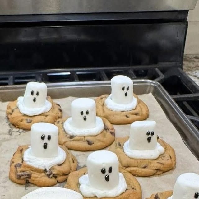 Ghost Cookies for Halloween 😋