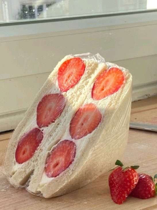 Strawberry sandos. The strawberry-and-cream sandwiches.