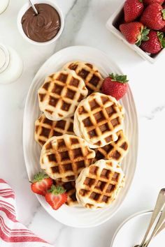 Mini Nutella waffle bites for breakfast 🧇🍫