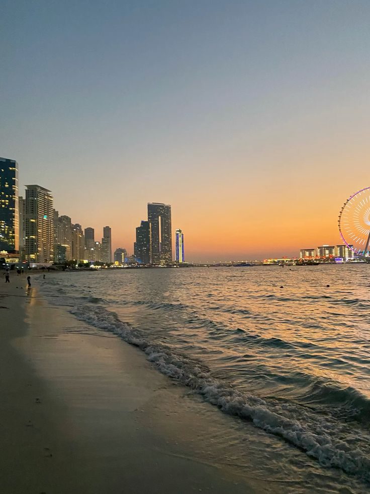 Dubai beach days are finally getting good again. ☀️