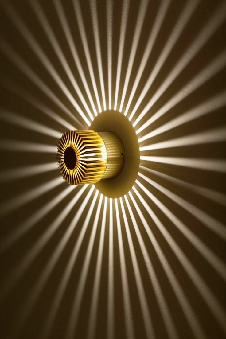 Light and Shadow Wall Lamp