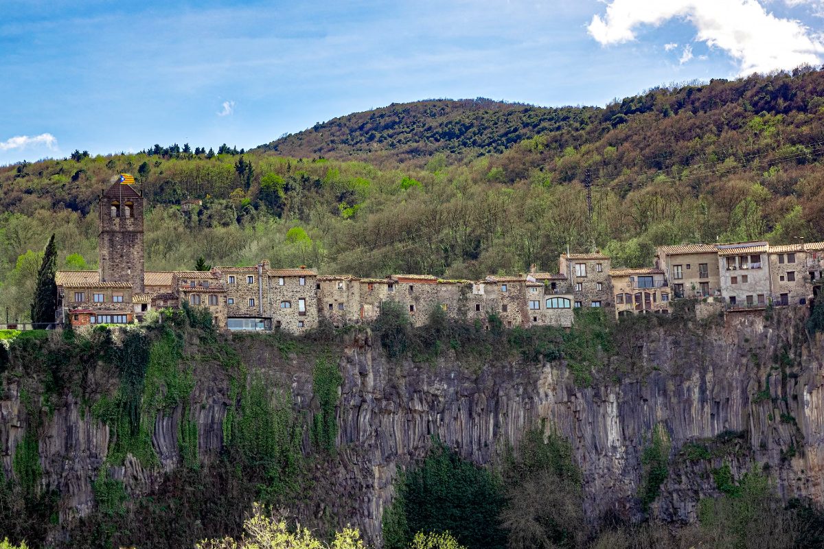 Castellfollit de la Roca, Spain. The houses go right up to the edge.