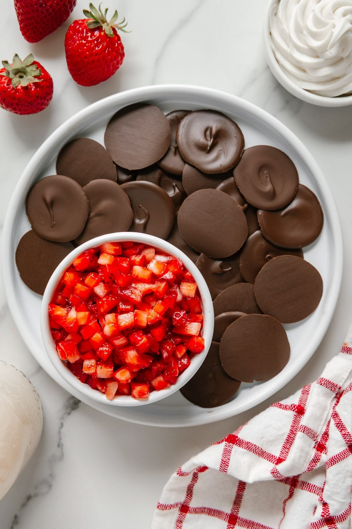 Strawberry and chocolate "chips and salsa"