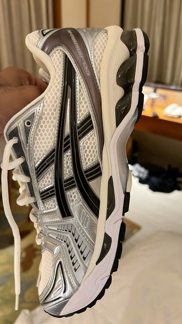 ASICS GEL-Kayano 14